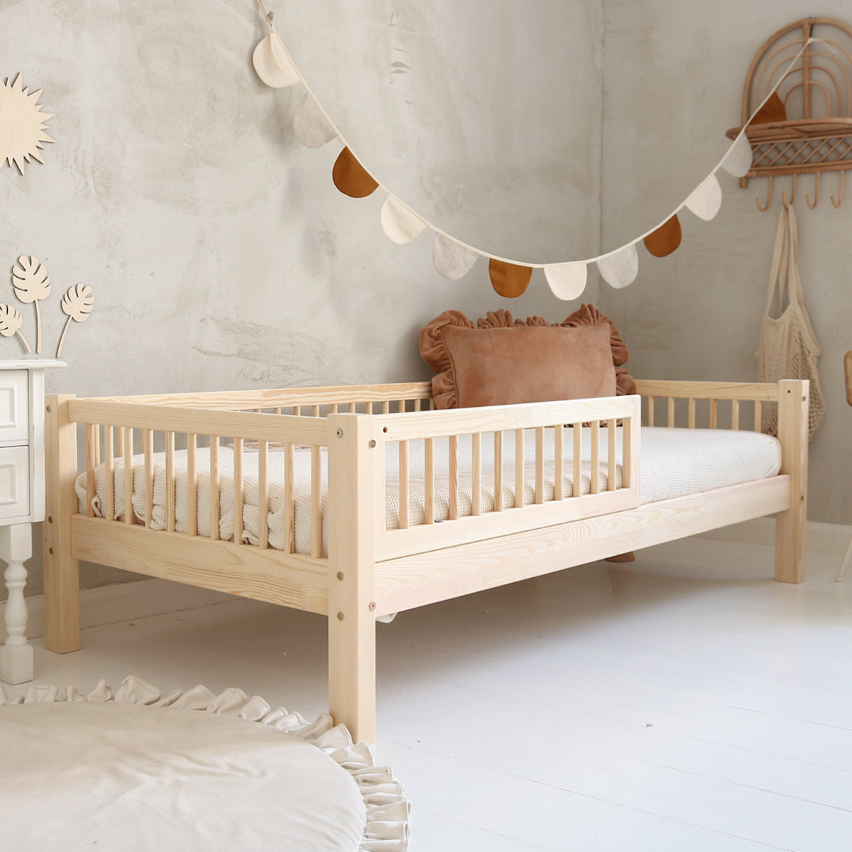 Lit 90x190 barrière et sommier inclus pieds 19 cm Adèle Bois