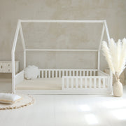 Lit cabane 140x200 barrière et sommier inclus pieds 1 cm Daisy Blanc