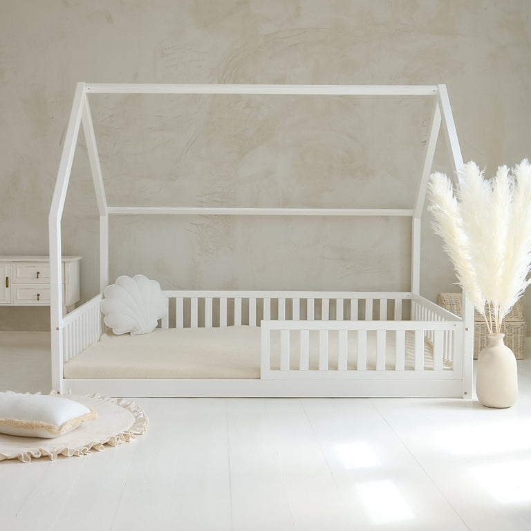 Lit cabane 140x200 barrière et sommier inclus pieds 1 cm Daisy Blanc