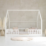 Lit cabane 140x200 barrières et sommier inclus pieds 1 cm Daisy Blanc