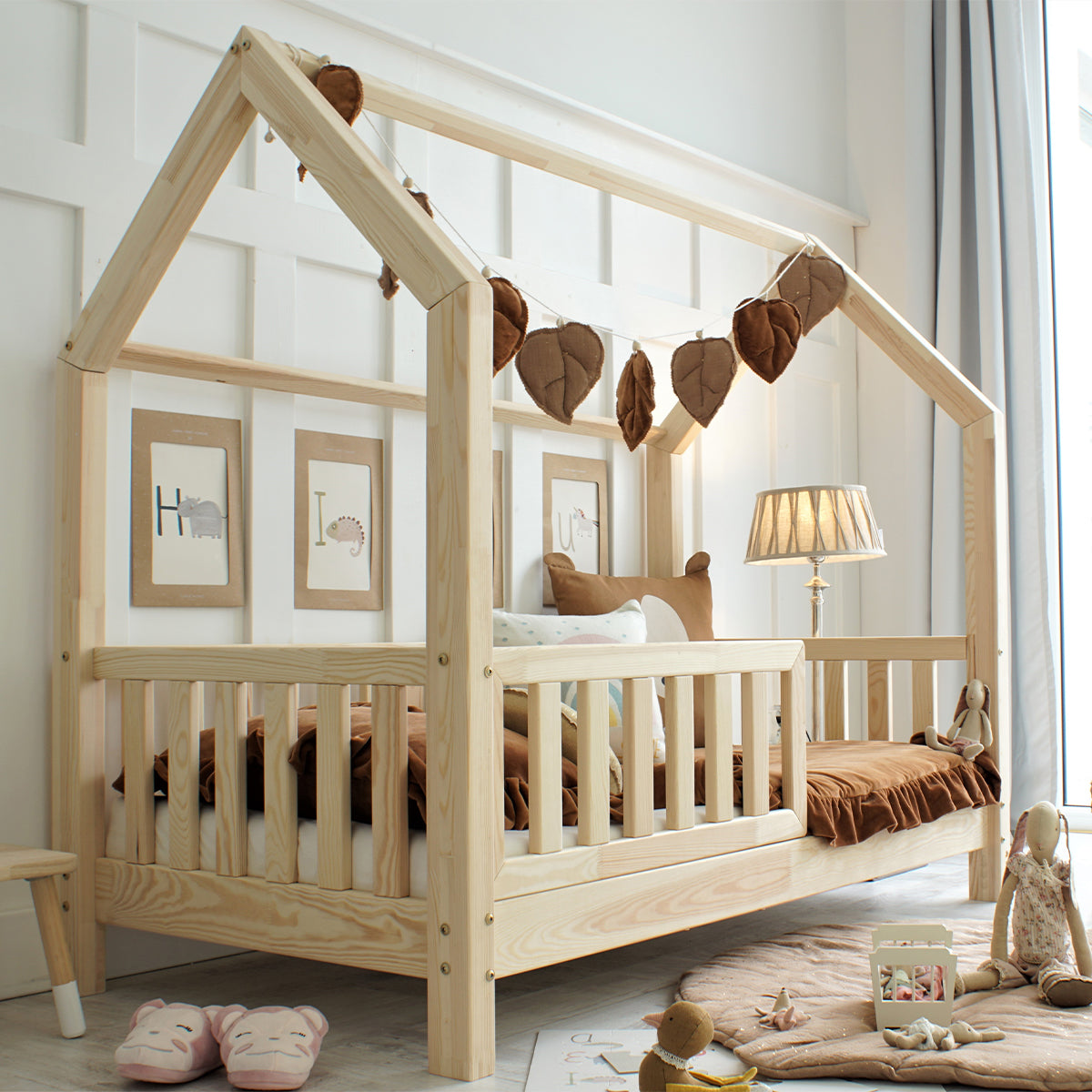 Lit cabane 80x160 barrière et sommier inclus pieds 10 cm Daisy Bois - vue 3