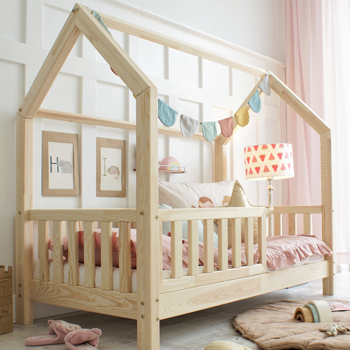 Lit cabane 80x160 barrière et sommier inclus pieds 10 cm Daisy Bois - vue 4