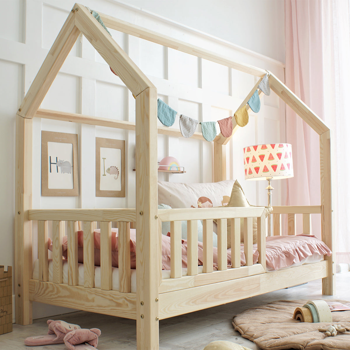 Lit cabane 90x200 barrière et sommier inclus pieds 10 cm Daisy Bois - vue 4
