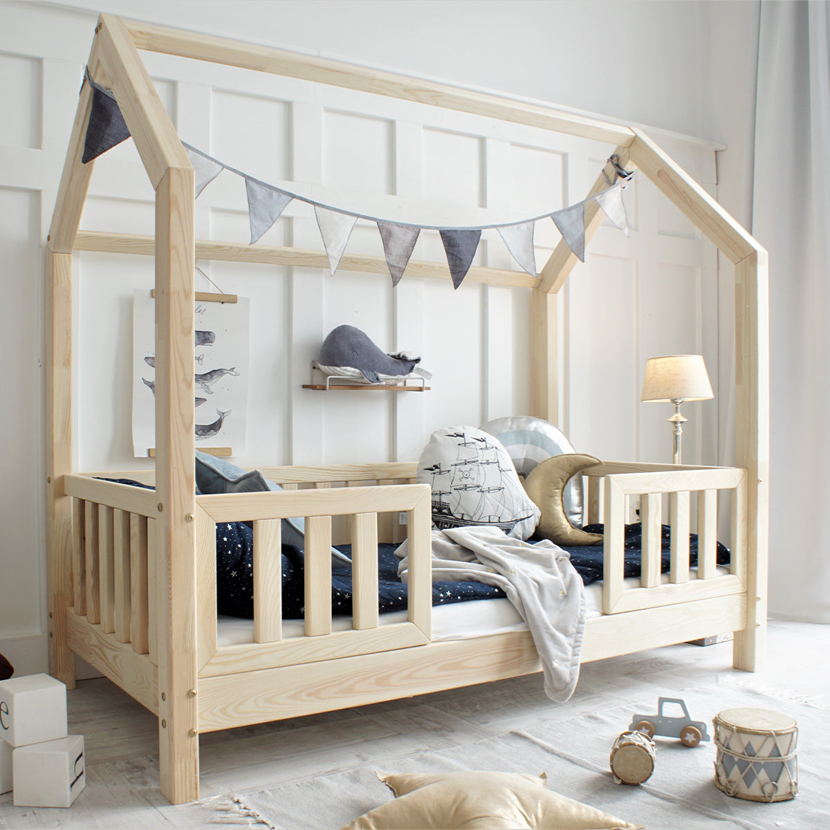 Lit cabane 90x190 barrières et sommier inclus pieds 10 cm Daisy Bois
