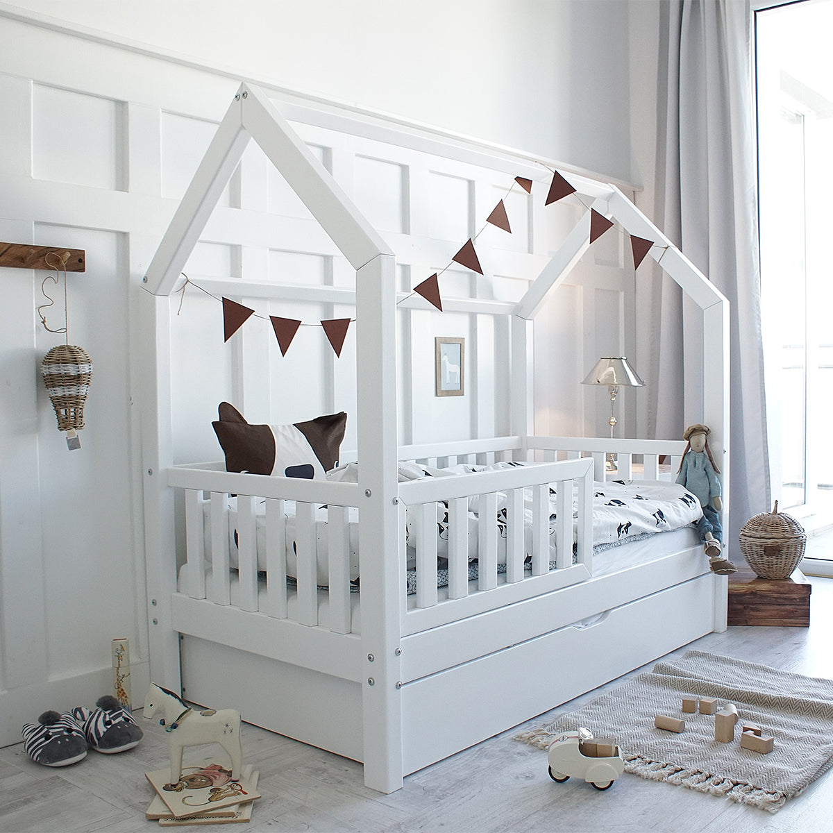 Lit cabane 90x190 barrière sommier et tiroir inclus Daisy Blanc - vue 3