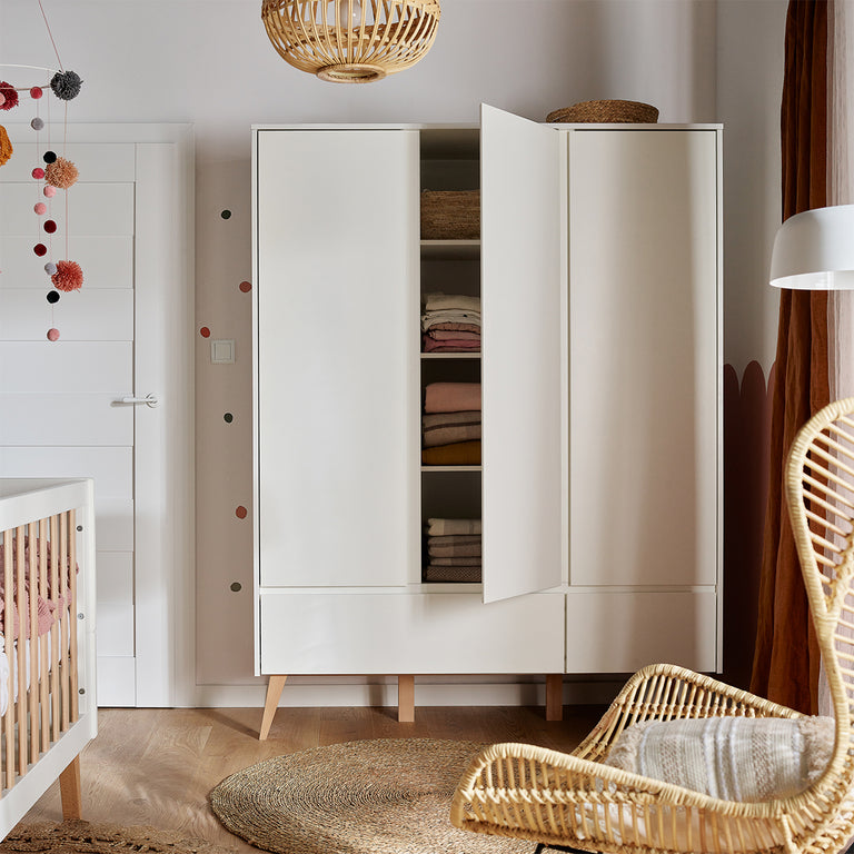 Armoire 3 portes 2 tiroirs Pinio Swing - Blanc et bois - vue 4