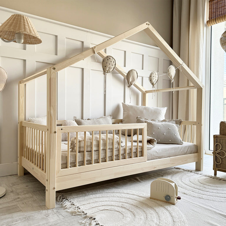 Lit cabane 90x190 barrière et sommier inclus pieds 10 cm Rosalie Bois