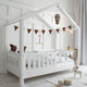 Lit cabane 80x160 barrière et sommier inclus pieds 10 cm Roxane Blanc
