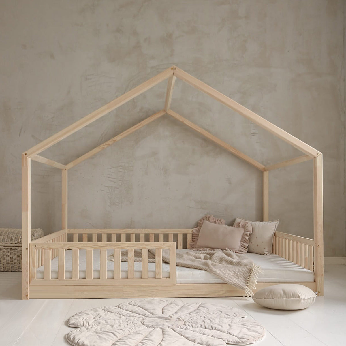 Lit cabane 140x200 barrière et sommier inclus pieds 1 cm Roxane Bois - vue 4