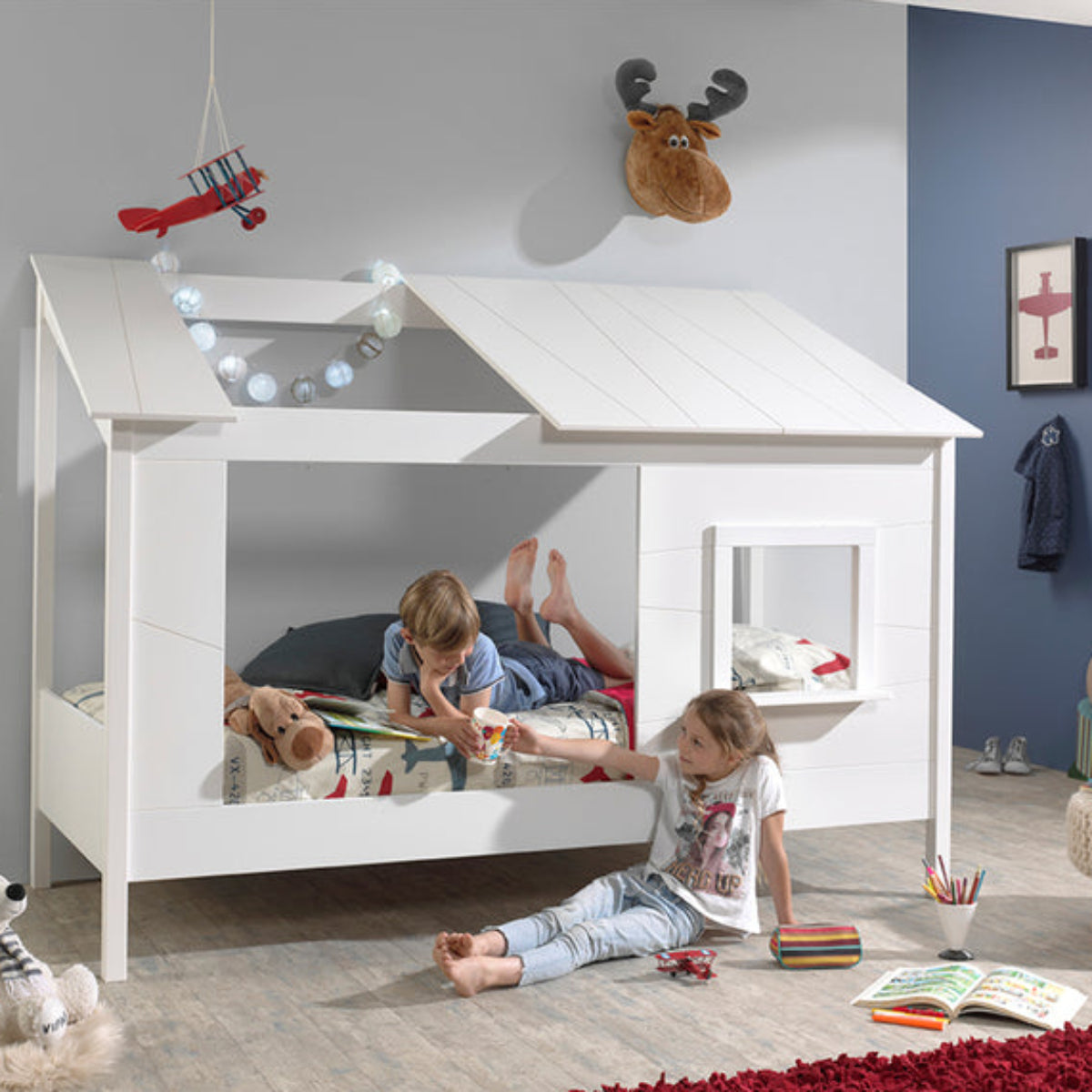 Lit Cabane 90x200 toit semi-ouvert et fenêtre Sommier inclus Vipack HouseBed - Blanc - vue 3